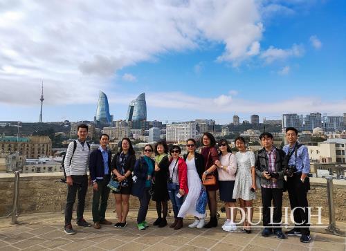 Đoàn khảo sát tại thủ đô Baku, Azerbaijan